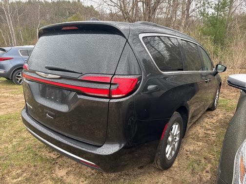 2022 Chrysler Pacifica Touring-L