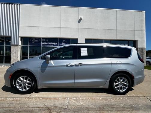 2022 Chrysler Pacifica Touring-L