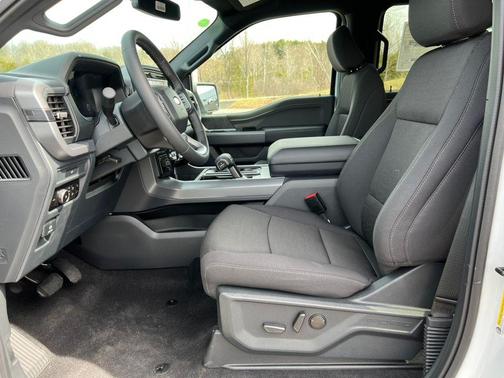 Oxford White 2026 Ford F-150 XLT