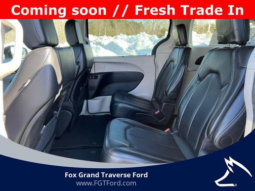 2024 Chrysler Pacifica Touring-L