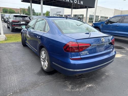 2017 Volkswagen Passat 1.8T SEL Premium