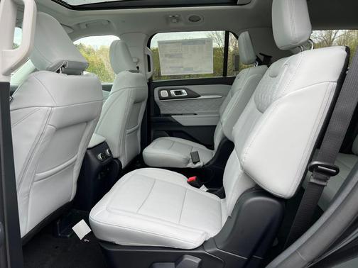 Agate Black Metallic 2026 Ford Explorer Platinum