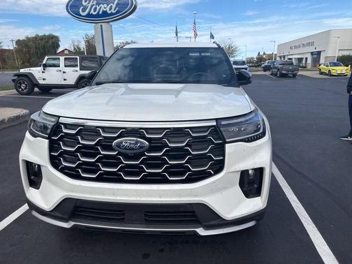 2025 Ford Explorer Platinum