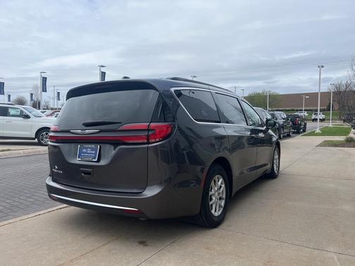 2022 Chrysler Pacifica Touring-L