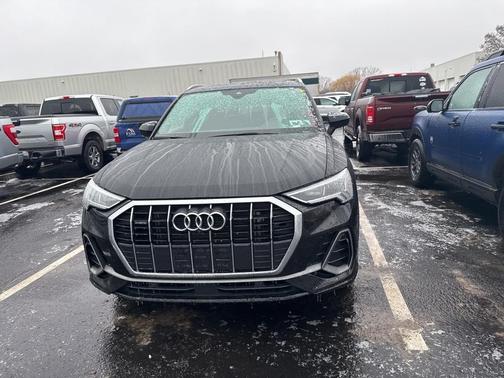 2022 Audi Q3 45 S line Premium