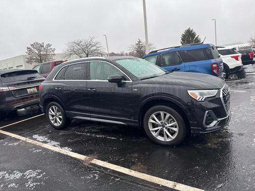 2022 Audi Q3 45 S line Premium