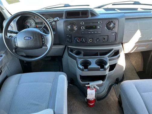 2012 Ford E350 Super Duty XLT