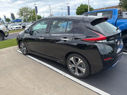 2022 Nissan Leaf SV PLUS