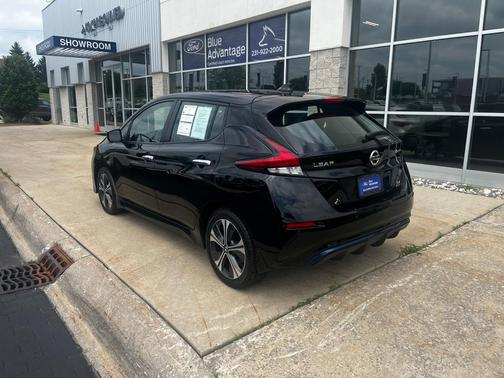 2022 Nissan Leaf SV PLUS