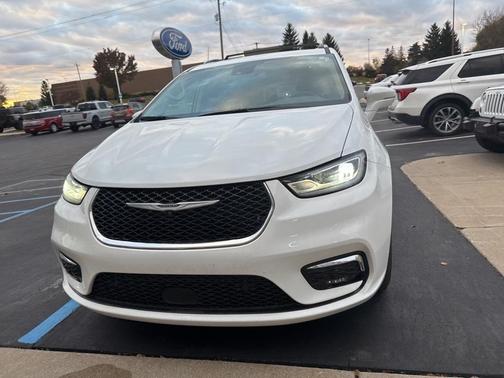 2021 Chrysler Pacifica Touring-L