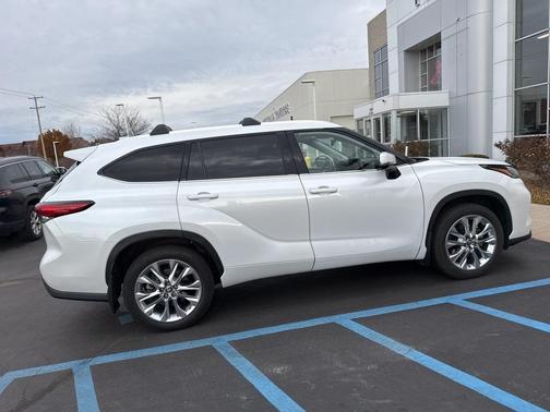 2023 Toyota Highlander Limited