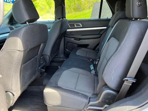 Ingot Silver 2017 Ford Explorer XLT