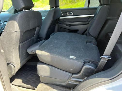 Ingot Silver 2017 Ford Explorer XLT