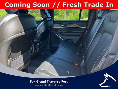 Bright White Clearcoat 2023 Jeep Grand Cherokee Overland