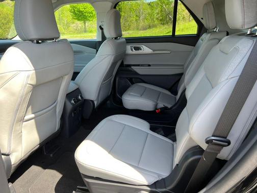 Agate Black Metallic 2026 Ford Explorer Active