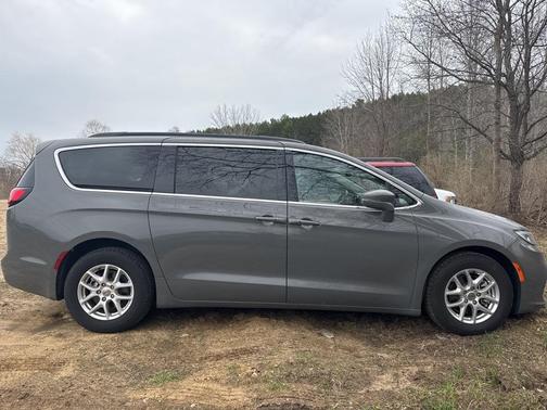 2022 Chrysler Pacifica Touring-L