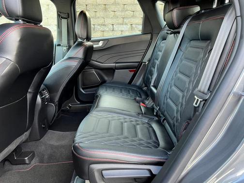 2023 Ford Escape ST-Line Elite