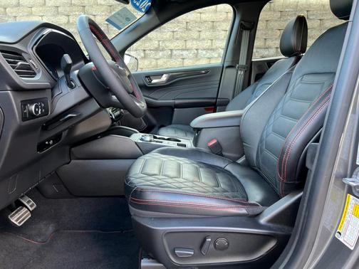 2023 Ford Escape ST-Line Elite