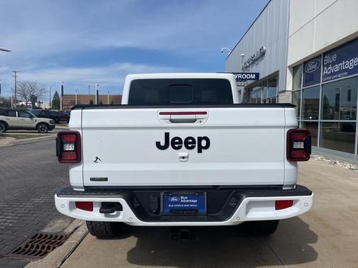 2021 Jeep Gladiator Overland