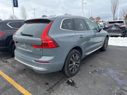 2022 Volvo XC60 B5 Inscription
