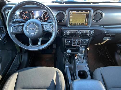 2022 Jeep Gladiator Sport