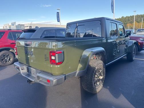 2022 Jeep Gladiator Sport