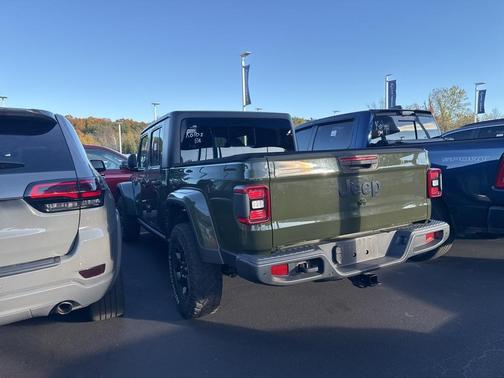 2022 Jeep Gladiator Sport