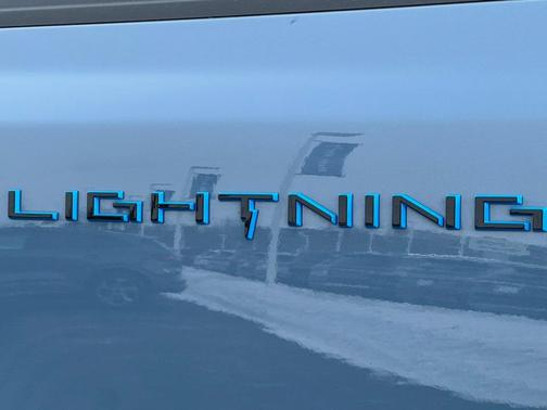 2023 Ford F-150 Lightning LARIAT