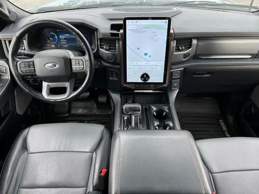2023 Ford F-150 Lightning LARIAT