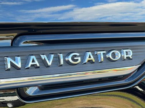 2022 Lincoln Navigator L Reserve