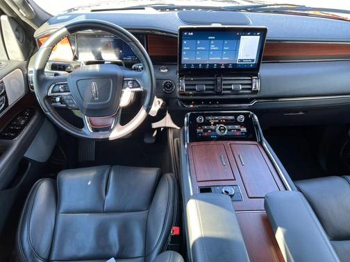 2022 Lincoln Navigator L Reserve