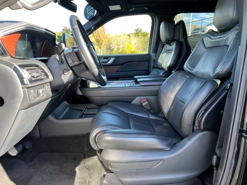 2022 Lincoln Navigator L Reserve