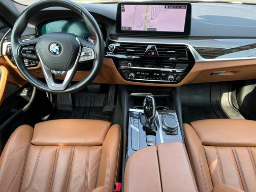 2022 BMW 530 i xDrive