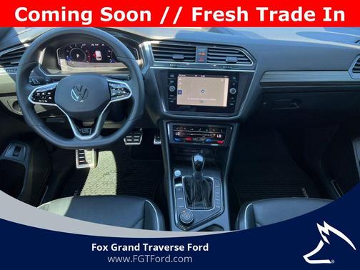 Oryx White Pearl Effect 2022 Volkswagen Tiguan 2.0T SEL R-Line