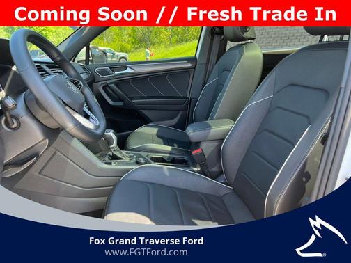 Oryx White Pearl Effect 2022 Volkswagen Tiguan 2.0T SEL R-Line