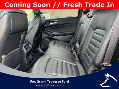 Iconic Silver Metallic 2024 Ford Edge SEL