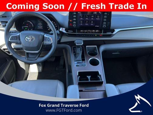 Midnight Black Metallic 2023 Toyota Sienna XLE