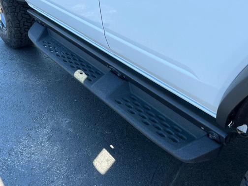 Oxford White 2025 Ford Bronco Badlands