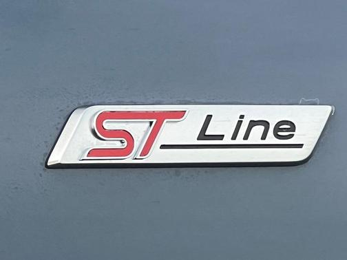 2023 Ford Escape ST-Line Select