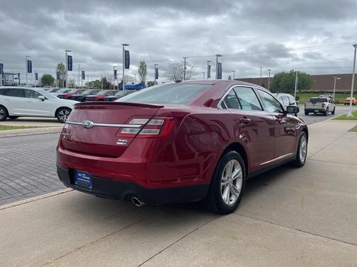 2016 Ford Taurus SEL