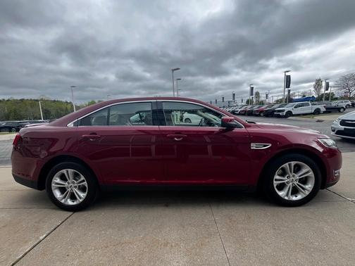 2016 Ford Taurus SEL