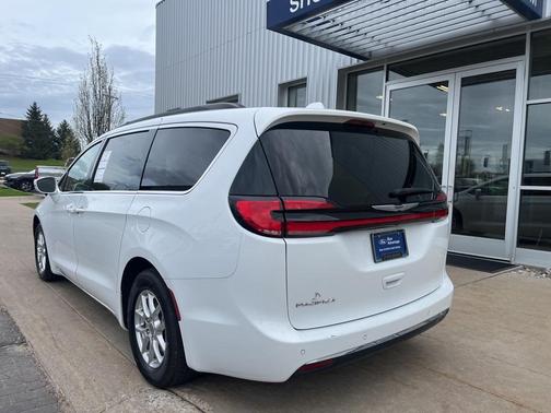 2022 Chrysler Pacifica Touring-L