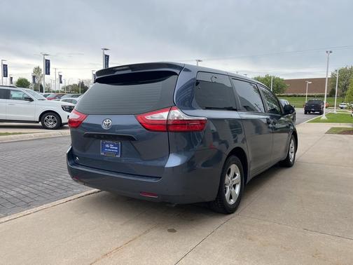 2017 Toyota Sienna L