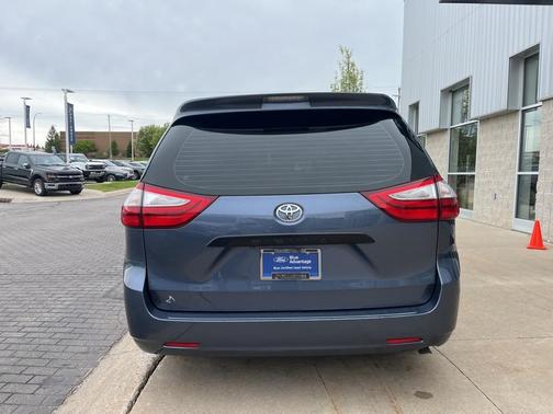 2017 Toyota Sienna L