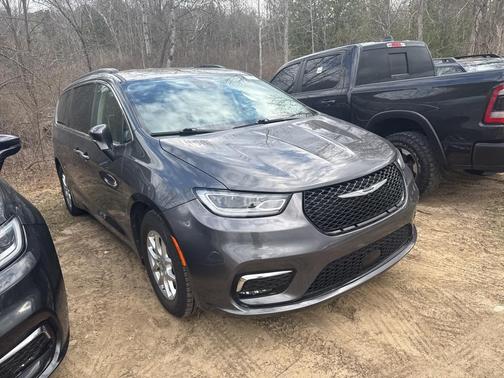 2022 Chrysler Pacifica Touring-L