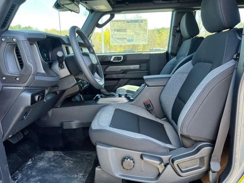 Carbonized Gray Metallic 2026 Ford Bronco Base