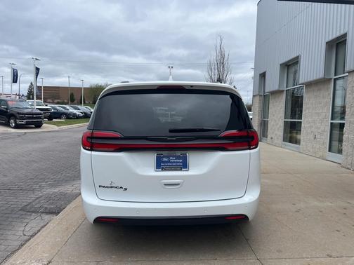 2021 Chrysler Pacifica Touring-L