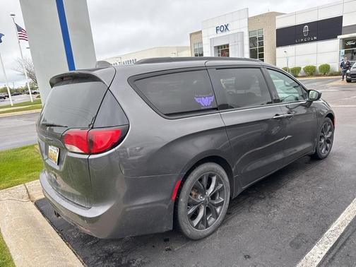 2020 Chrysler Pacifica Touring-L Plus