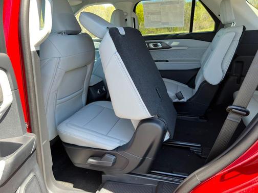 Rapid Red Metallic Tinted Clearcoat 2026 Ford Explorer Platinum