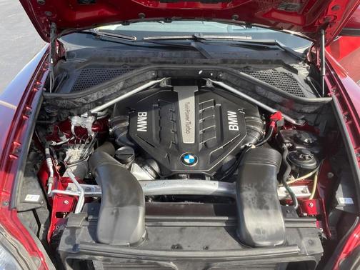 Photo 5 of 32 of 2012 BMW X5 xDrive50i